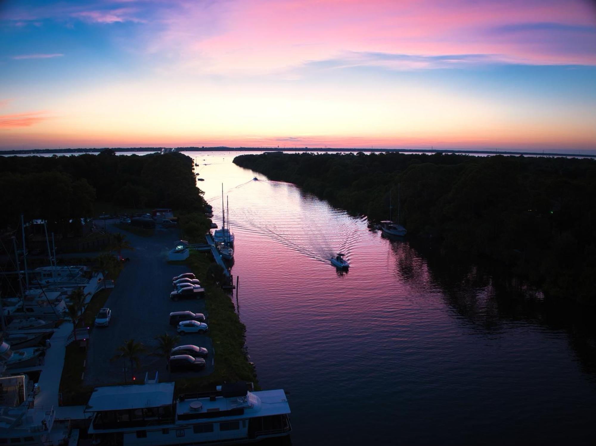 Dolphins Vacation Rental Merritt Island Buitenkant foto